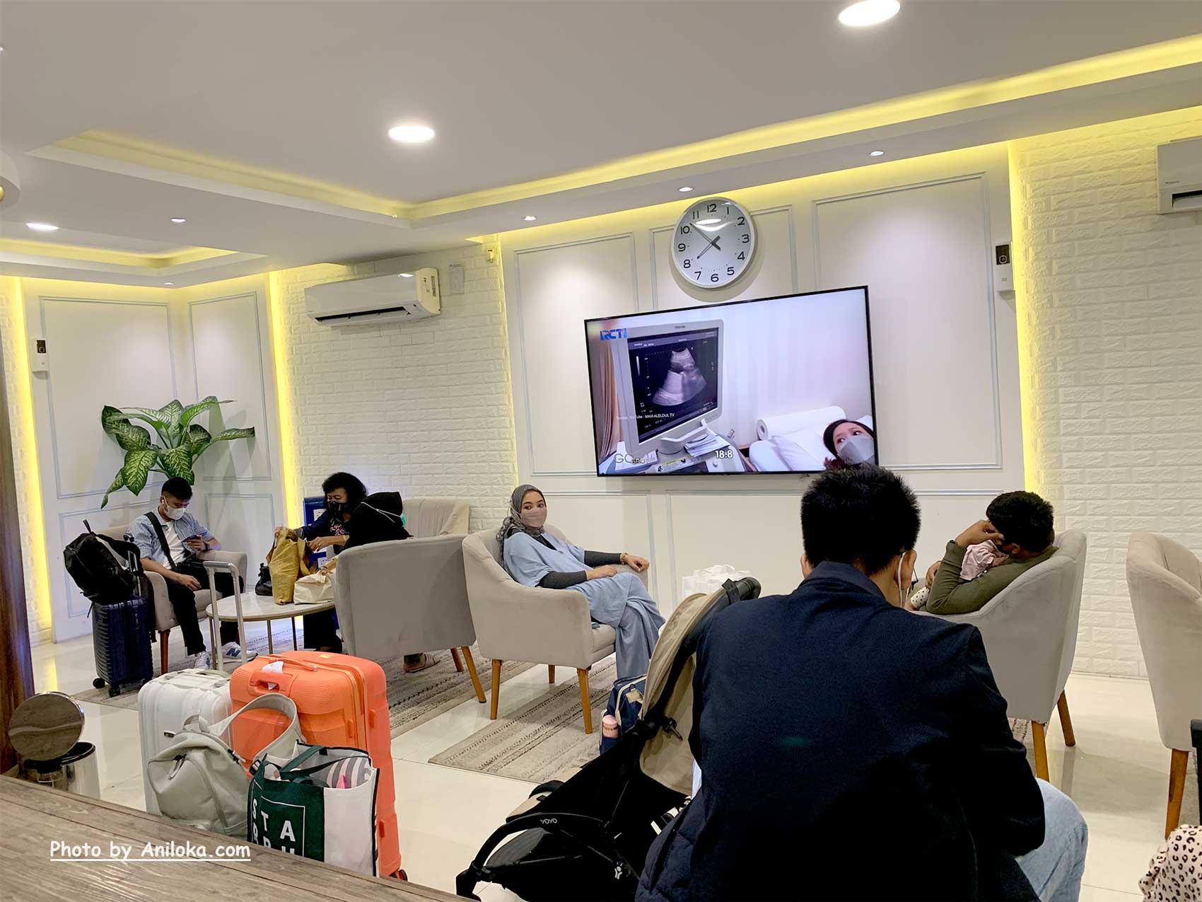 Foto di dalam area ruang tunggu Luxury Stasiun Gambir